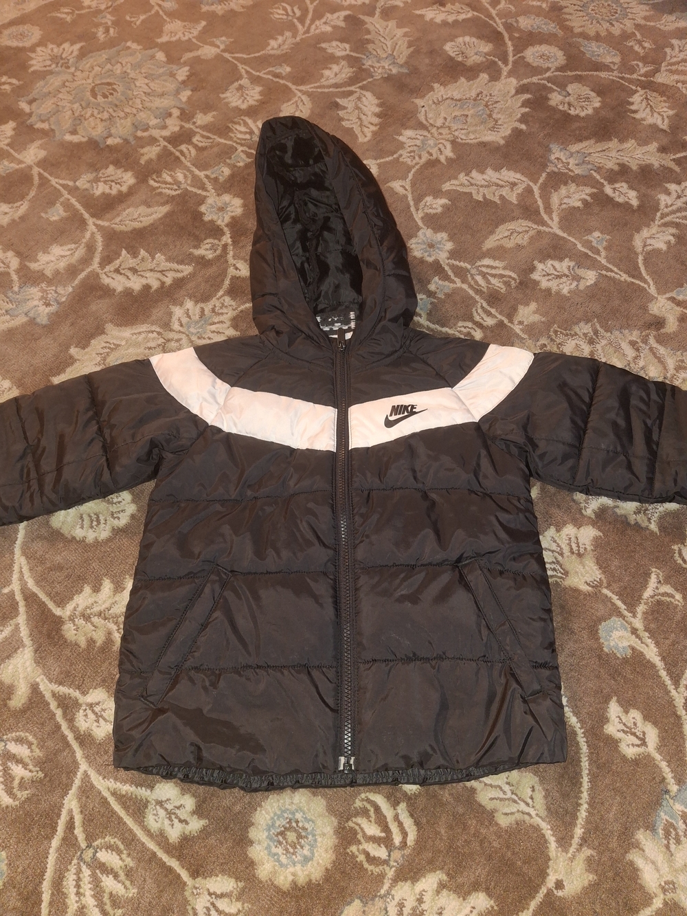 Nike Kids Puffer Jacket (Black & White)
